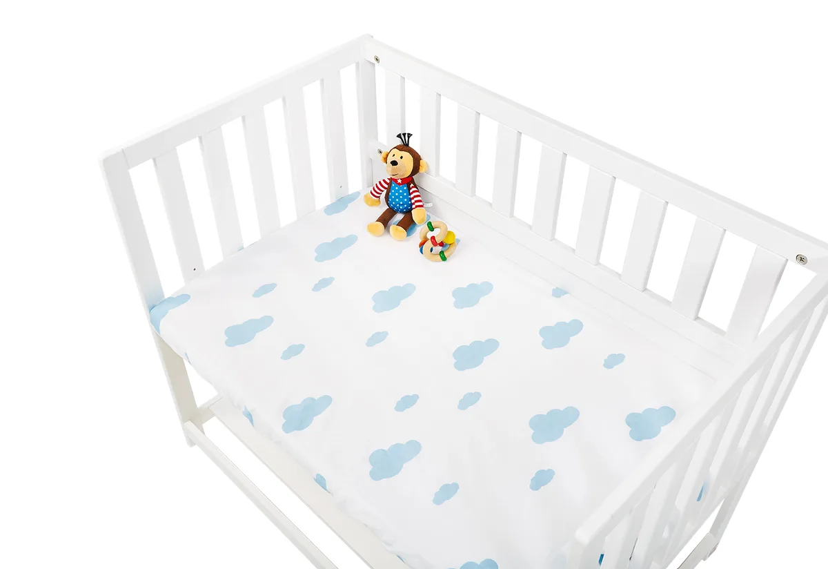 Pinolino Stræklagen til Vugge, Bedside Crib og Barnevogn (2 stk.), Jersey/Lyseblå Skyer - billede 1